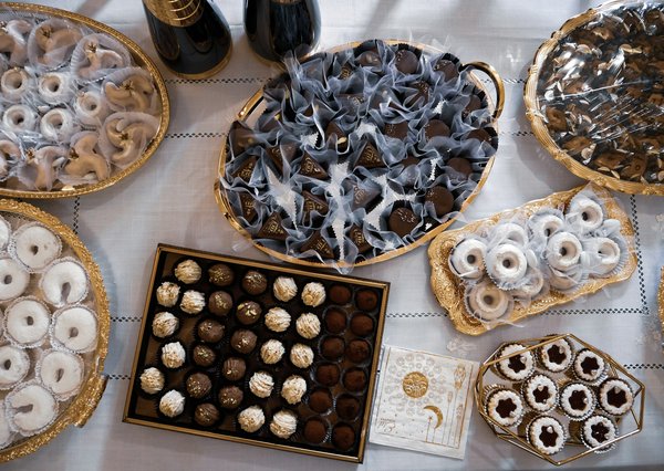 Quelle est la meilleure méthode pour préparer un baba au rhum imbibé et moelleux?