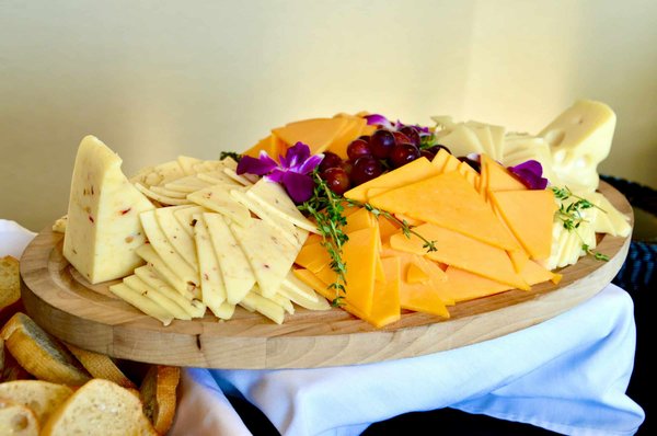 Comment organiser une soirée de dégustation de fromages et bières dans un pub?